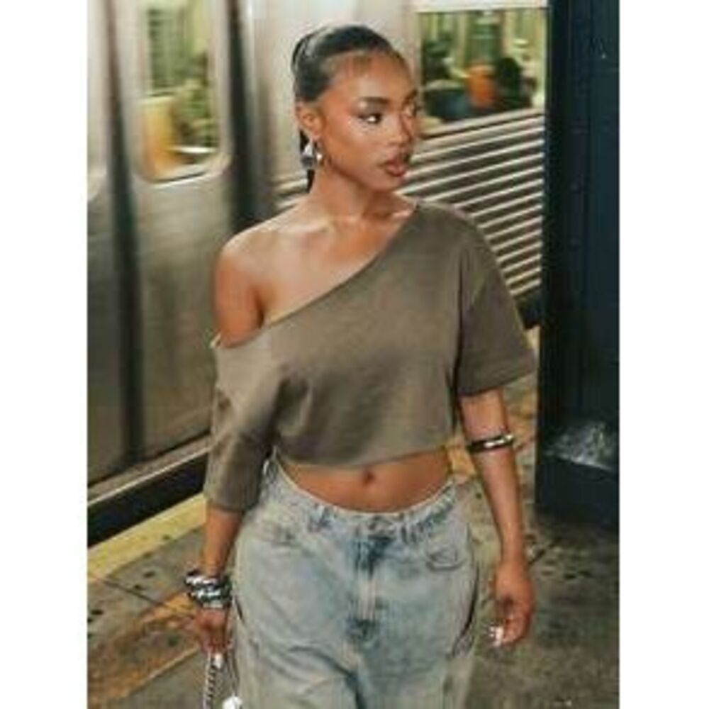 Off Shoulder Raw Edge Crop Top Fashionable Streetwear Lounge Wear Size Small